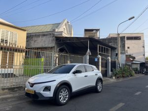 Hình ảnh nội thất xe hợp đồng Taxi Ma Lâm Hàm Thuận Bắc với không gian rộng rãi, sạch sẽ, mang lại sự thoải mái cho khách hàng trên mọi hành trình. Dịch vụ xe hợp đồng theo chuyến, giá trọn gói, không phát sinh chi phí, phục vụ 24/7. Gọi ngay 0833 633 543 để đặt xe nhanh.