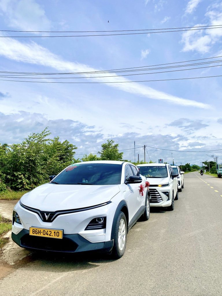Xe VinFast VF6 phục vụ dịch vụ xe hợp đồng Taxi Ma Lâm – Hàm Thuận Bắc, sạch sẽ, hiện đại, đưa đón nhanh chóng.